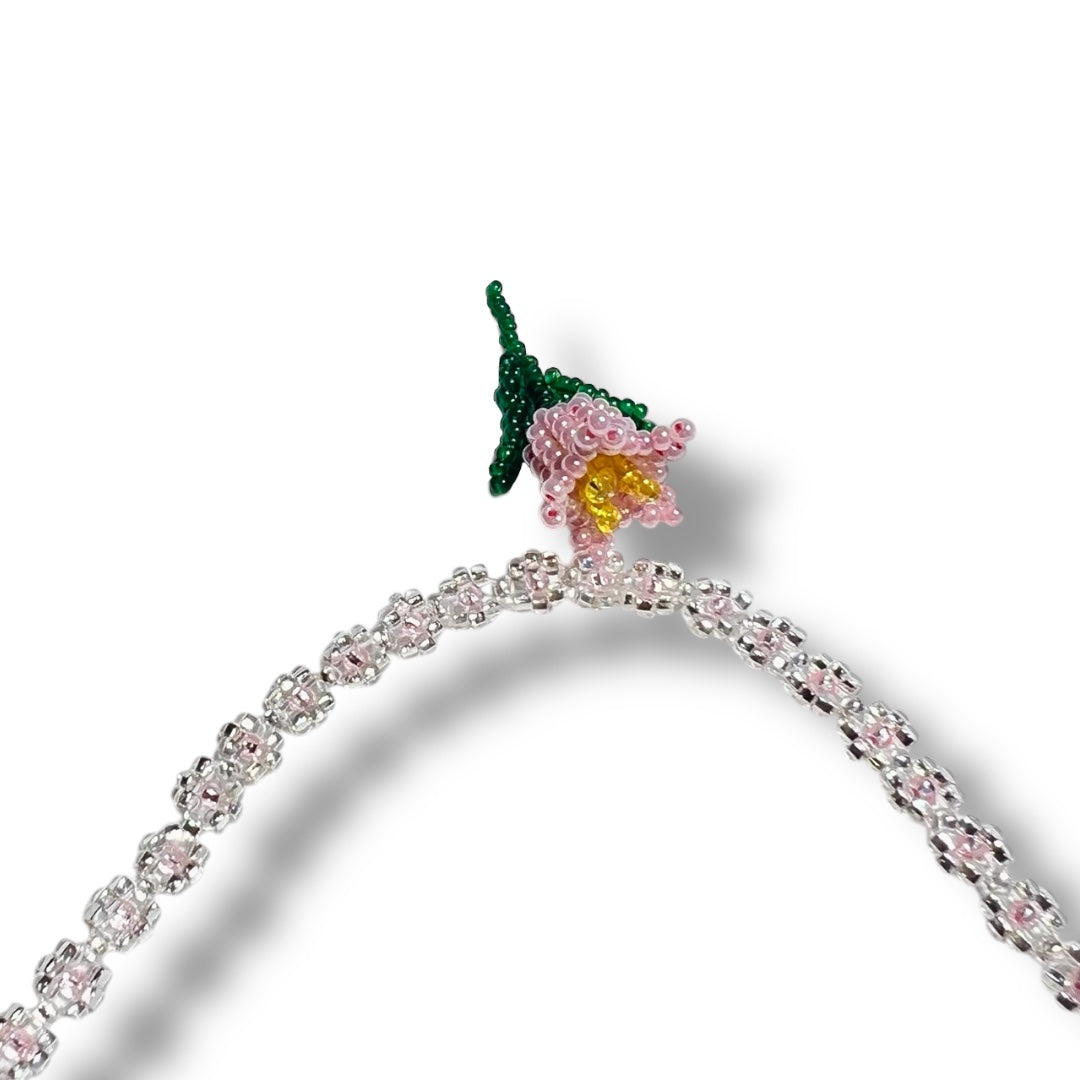 Collar florecita solitaria